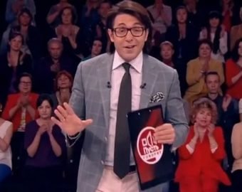 Мнимых любовниц, детей и жертв избиений звезд предлагают сажать в тюрьму