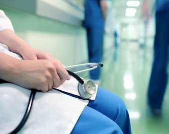 «Вентиляцию лёгких делали на коленях, на полу в туалете»: главврач рассказала о гибели беременной