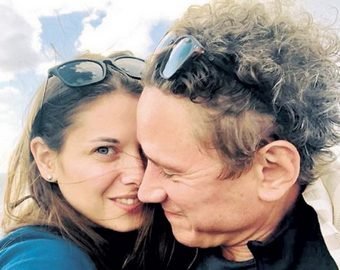 Александр Яценко бросил семью из-за беременной любовницы