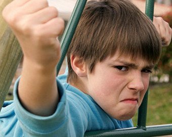 Не допустить «второй Керчи». Психолог о детской агрессии и общении в семье