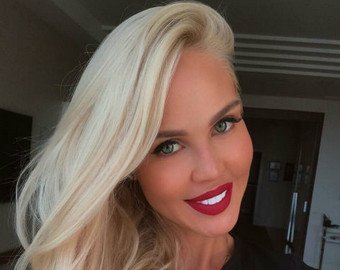 «Бэйбочки». Чем заняты на досуге жены депутатов, футболистов и бизнесменов