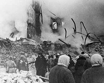 «Ему привозили свежие овощи, живых барашков и птицу»