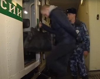 «Конвой носа не подточит»: как перевозятся заключенные в Москве