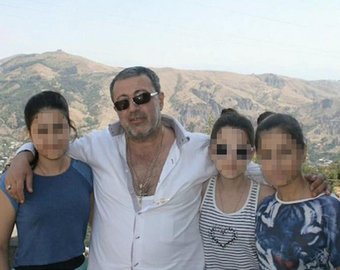 Племянник убитого дочерьми Хачатуряна: "Экспертизу оспорим"
