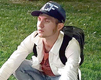 "Мы и выпили-то всего по глотку, но сразу вырубились": студент-лингвист Ярослав Антипов уже опознал человека, который отравил его газировкой