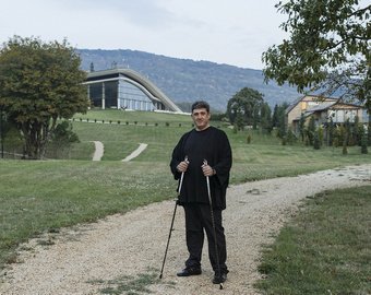 Как потомственный целитель создал крупнейшую в России стоматологическую сеть