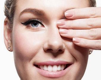 Лицевой счет: 14 универсальных советов от косметологов по уходу за лицом в 20, 30 и 40 лет