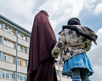 «Родня мужа пригрозила закопать»