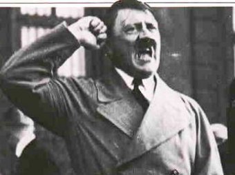 Гитлер в розовом оскорбил итальянцев
