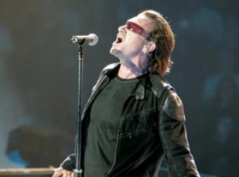 Лидер рок-группы U2 Боно перенес операцию на позвоночнике