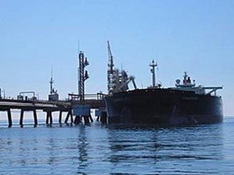 Сомалийские пираты захватили танкер с 23 россиянами