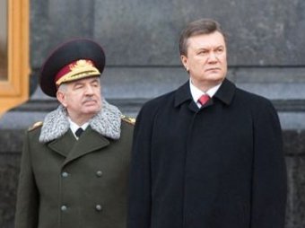 Начальник Генштаба Украины подал в отставку из-за Януковича