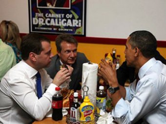 Обама и Медведев сходили поесть гамбургеров