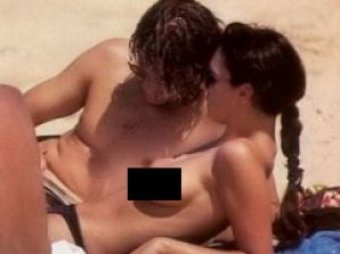 Моника Белуччи отдохнула с Венсаном Касселем на нудистском пляже