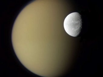 NASA: На спутнике Сатурна обнаружены признаки жизни