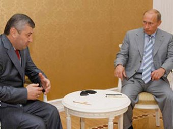 Путин защитил от президента Южной Осетии "своего" премьера
