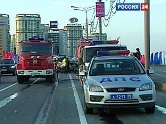 В Москве внедорожник врезался в "КАМАЗ": пятеро погибших