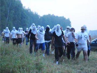 Около 100 людей в масках напали на защитников Химкинского леса