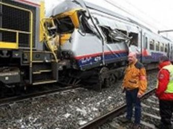 В Польше "лоб в лоб" столкнулись два пассажирских поезда
