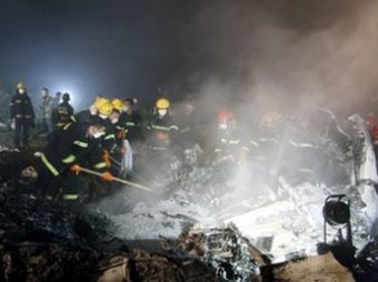При крушении самолета в Китае погибли 43 человека