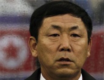 Тренера сборной КНДР по футболу отправили на исправительные работы