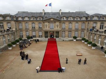 Во Франции душевнобольной смог проехать в резиденцию Саркози