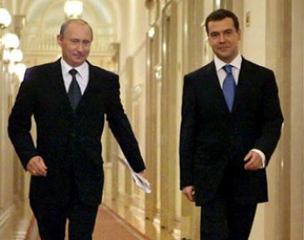 Россияне назвали привлекательные и отталкивающие черты Путина и Медведева