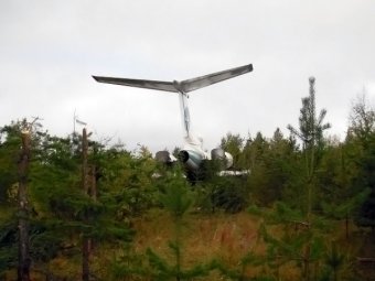 В Коми пилоты посадили в лесу ТУ-154М с отключенными приборами