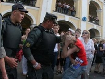 В Петербурге проломили голову "жемчужному прапорщику"