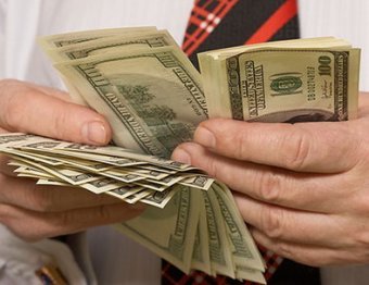 Россияне назвали ежемесячный заработок, необходимый им для счастья