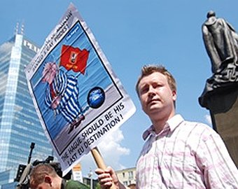 Лидера столичных геев "сослали" в Белоруссию