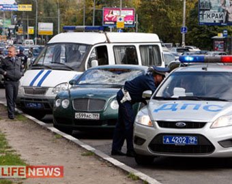 ГУВД: Владелец Bentley, сбивший пешехода на юге Москвы, задержан