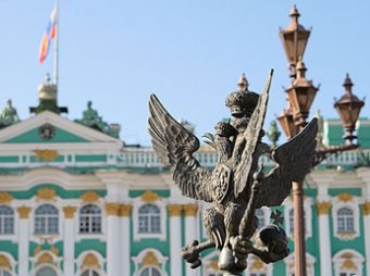 В Петербурге украли орлов с Александрийского столпа