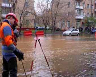 На северо-востоке столицы прорвало водопровод, затоплено несколько улиц