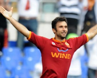Капитан сборной Черногории после забитого гола натянул на голову трусы