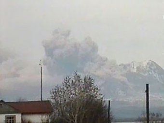 Извержение вулканов на Камчатке отрезало от мира тысячи человек