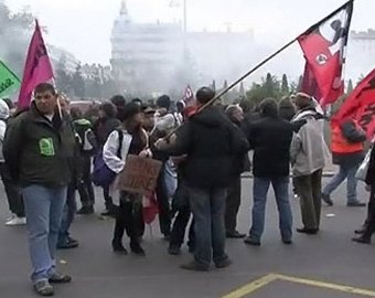 Протестующие во Франции приступили к захвату вокзалов и аэропортов