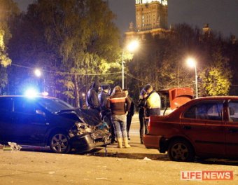 Очередное ЧП в Москве с участием стритрейсера: один человек тяжело ранен