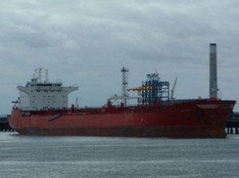 Пираты напали на российский танкер, есть раненые