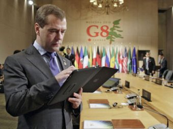 Медведев переключился с продвижения Apple на Samsung