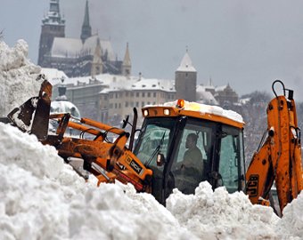 Чехию и Великобританию парализовали снегопады