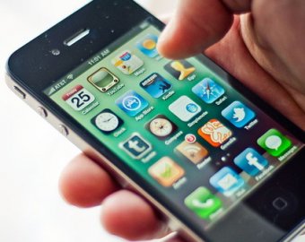 Российский аналог iPhone поступит в продажу в марте 2011 года