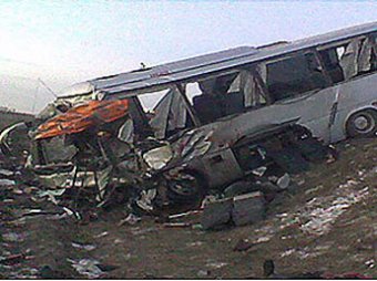 В Саратовской области автобус лоб в лоб врезался с КАМАЗом: 10 жертв
