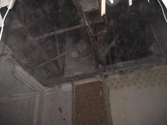 В центре Ярославля частично обрушилась жилая многоэтажка: спасатели ищут женщину