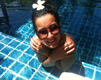 Тина Канделаки выложила в Интернет свои откровенные фотоснимки