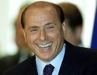 Берлускони обвиняют в связи с несовершеннолетней проституткой и секс-оргиях