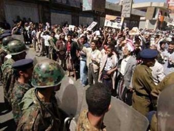 2 тыс. полицейских вышли на улицы Йемена, чтобы усмирить манифестантов