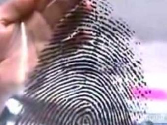 Криминалисты научились снимать отпечатки пальцев с ткани