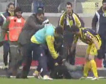 Наставник "Анкарагюджю" избил болельщика