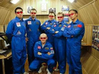 Участники проекта "Марс-500" высадились на "красную планету"